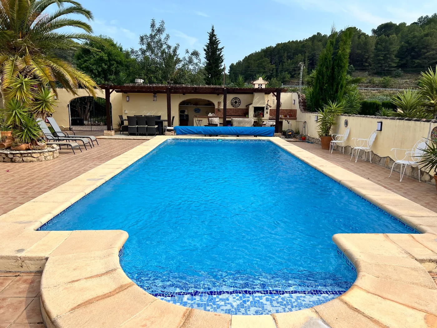 Villa Lobos pool by day