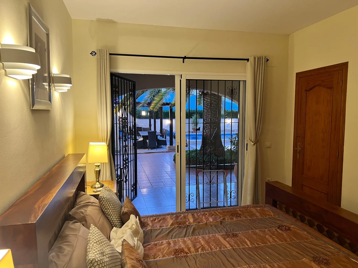 2 habitaciones con cama de matrimonio